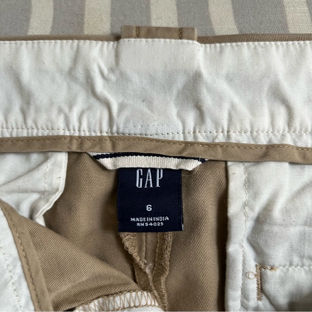 GAP Classic Khaki Pencil Skirt - Size 6 - Picture 11 of 12